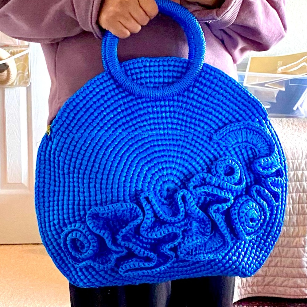 Summer straw bag in excellent condition!